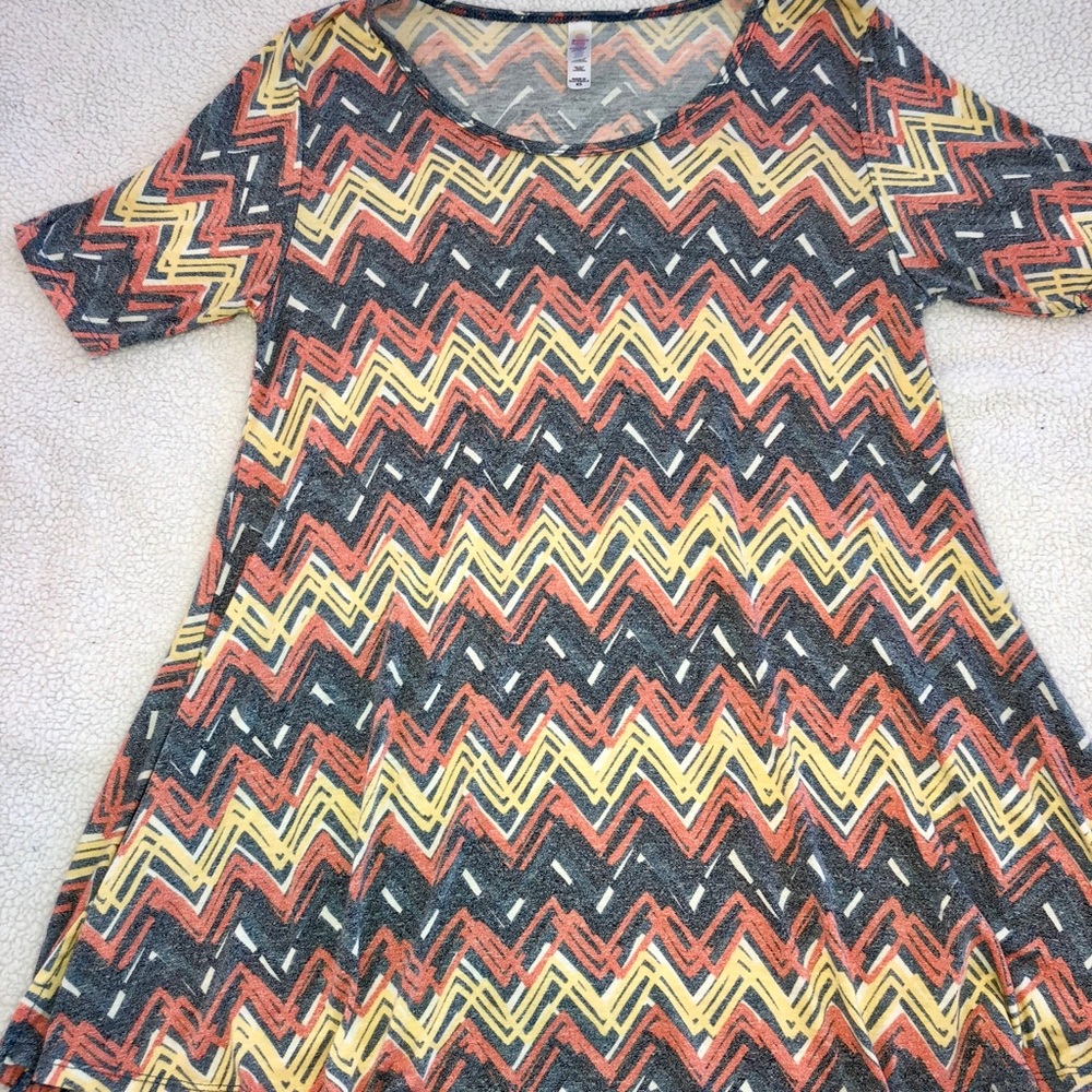LuLaRoe Perfect Tee XS (fits like M)
